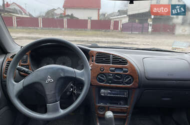 Седан Mitsubishi Lancer 1996 в  фото 11 Седан Mitsubishi Lancer 1996 в