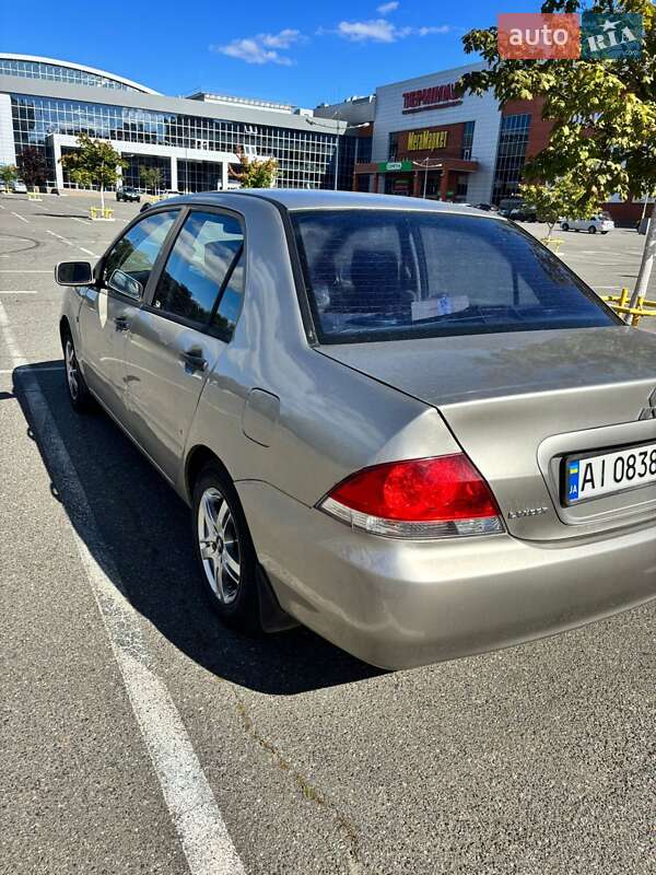 Седан Mitsubishi Lancer 2004 в Броварах