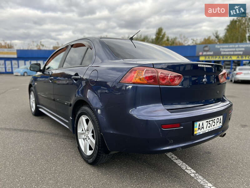 Седан Mitsubishi Lancer 2008 в Киеве