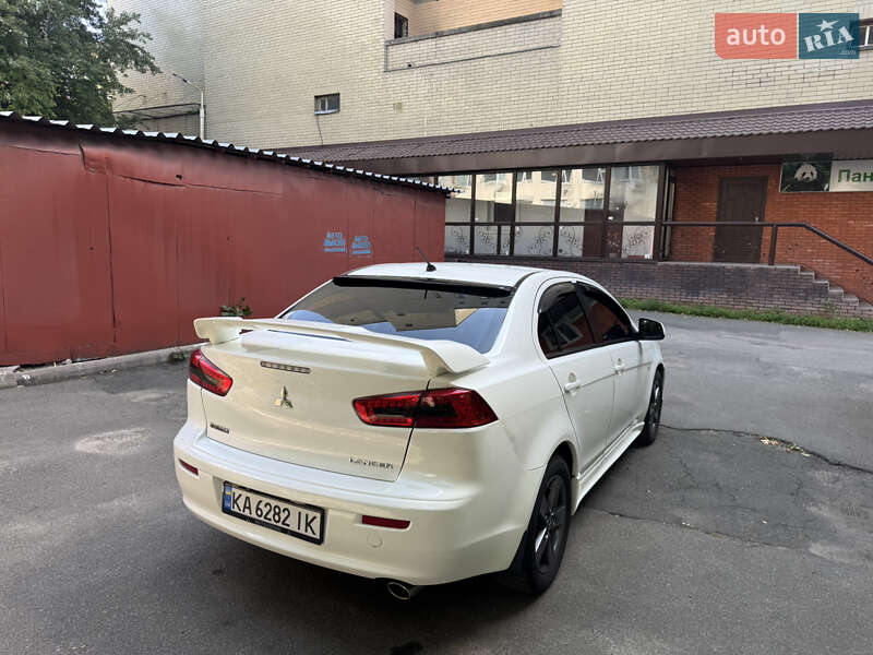 Седан Mitsubishi Lancer 2007 в Киеве