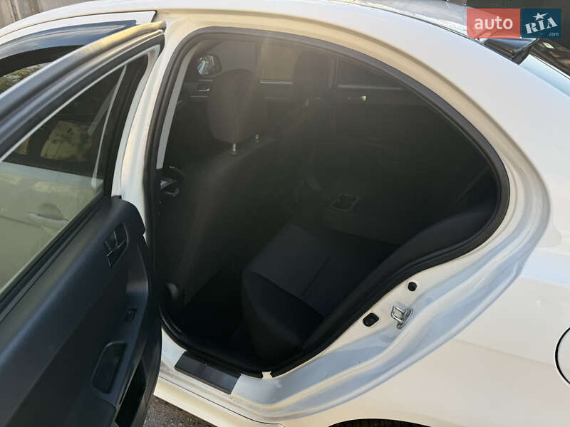Седан Mitsubishi Lancer 2007 в Киеве