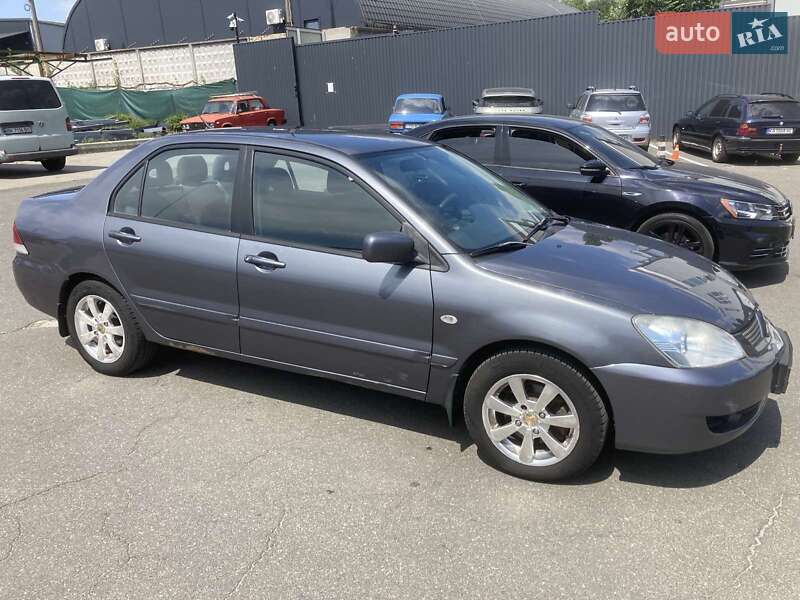 Седан Mitsubishi Lancer 2006 в Києві