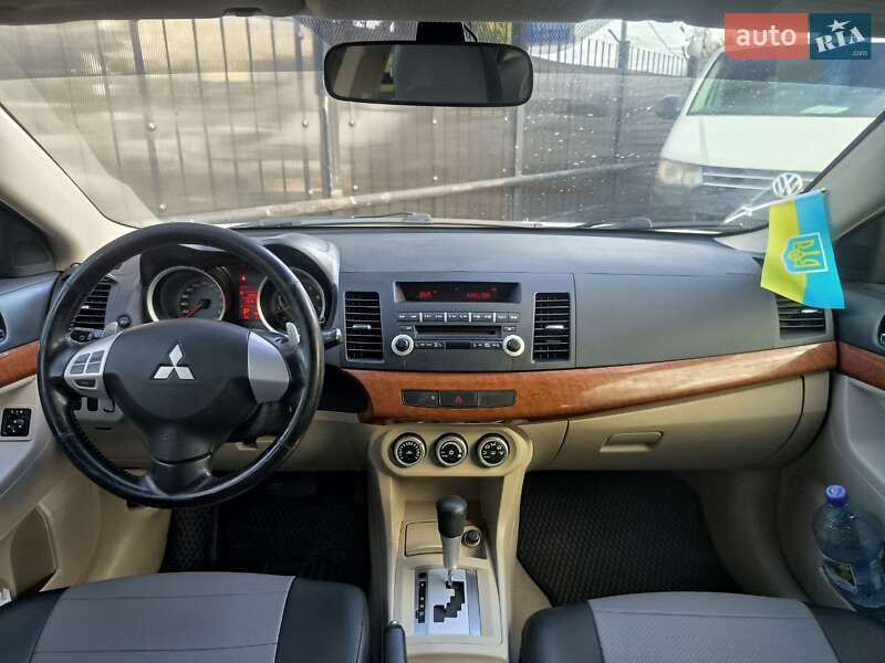 Седан Mitsubishi Lancer 2008 в Киеве