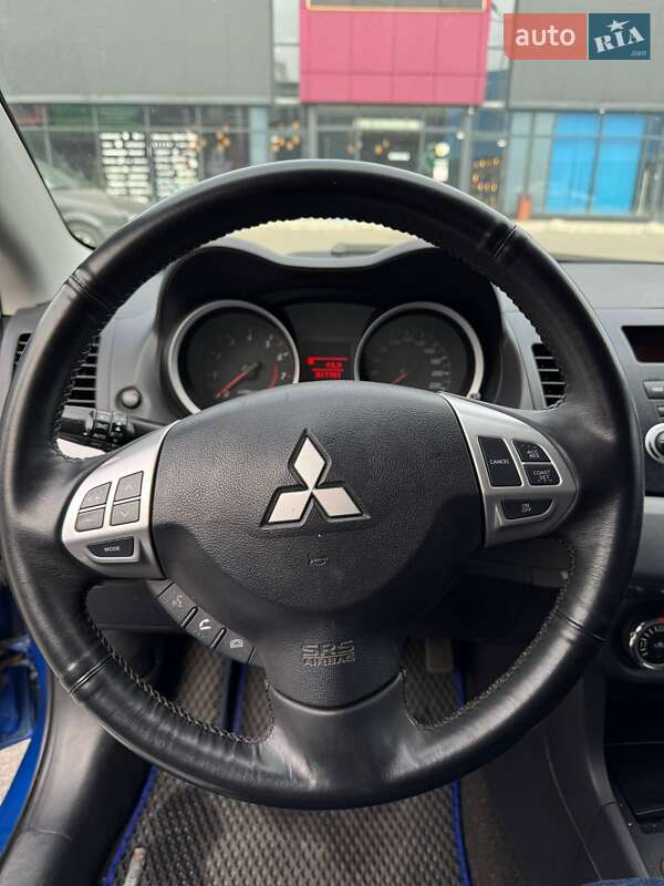Хэтчбек Mitsubishi Lancer 2010 в Киеве