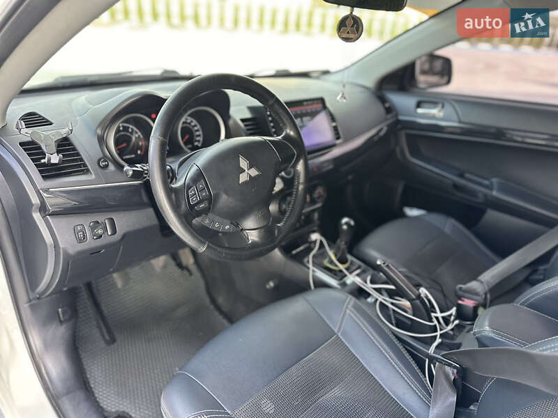 Седан Mitsubishi Lancer 2012 в Звягелі