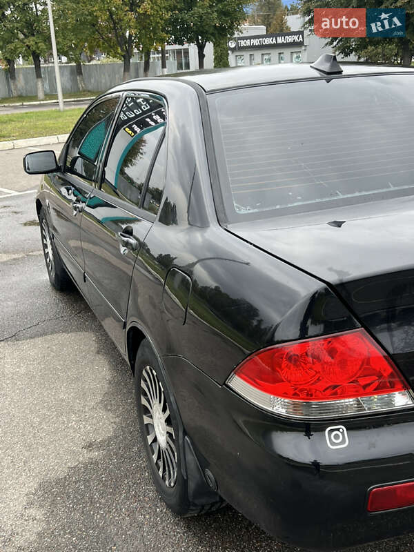 Седан Mitsubishi Lancer 2005 в Киеве