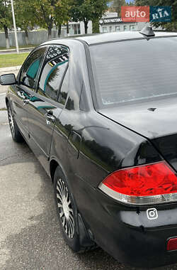 Седан Mitsubishi Lancer 2005 в  фото 10 Седан Mitsubishi Lancer 2005 в