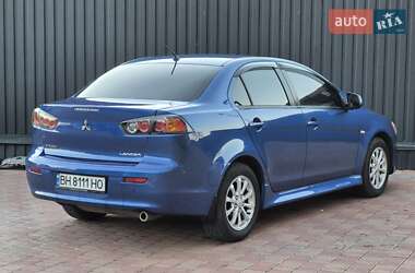 Седан Mitsubishi Lancer 2011 в  фото 2 Седан Mitsubishi Lancer 2011 в