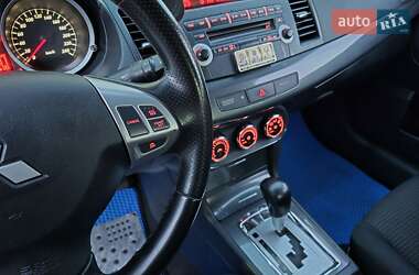 Седан Mitsubishi Lancer 2011 в  фото 36 Седан Mitsubishi Lancer 2011 в
