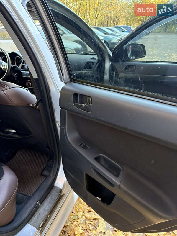Седан Mitsubishi Lancer 2011 в Львові фото 24 Седан Mitsubishi Lancer 2011 в Львові