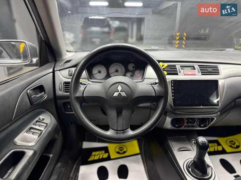 Седан Mitsubishi Lancer 2008 в Чернівцях