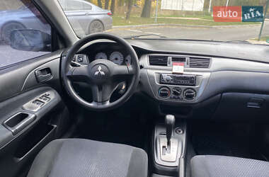 Седан Mitsubishi Lancer 2008 в  фото 17 Седан Mitsubishi Lancer 2008 в
