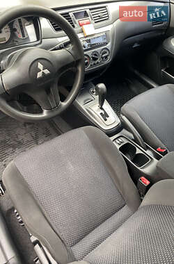 Седан Mitsubishi Lancer 2008 в  фото 19 Седан Mitsubishi Lancer 2008 в