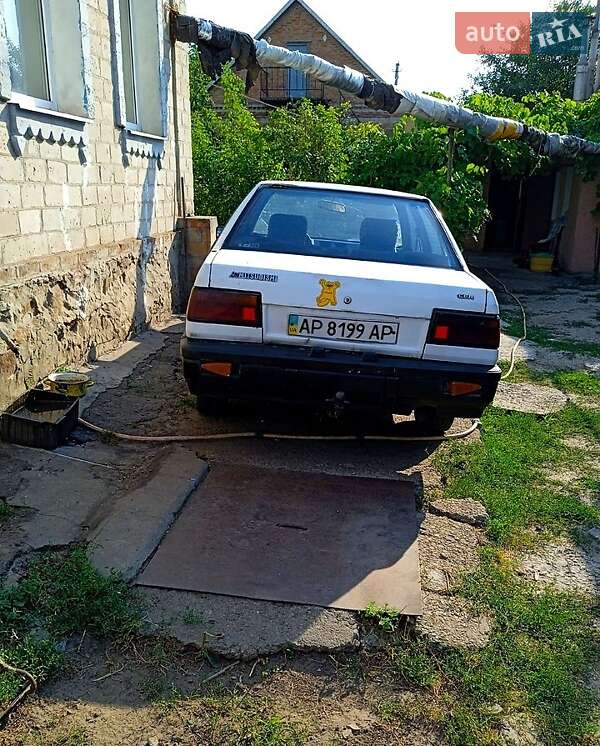 Седан Mitsubishi Lancer 1987 в Запорожье фото 3 Седан Mitsubishi Lancer 1987 в Запорожье