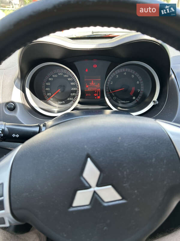 Седан Mitsubishi Lancer 2009 в Києві фото 9 Седан Mitsubishi Lancer 2009 в Києві