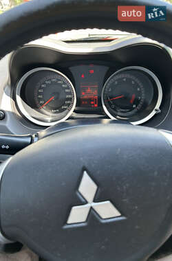 Седан Mitsubishi Lancer 2009 в  фото 9 Седан Mitsubishi Lancer 2009 в