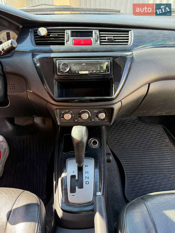 Седан Mitsubishi Lancer 2004 в Одесі