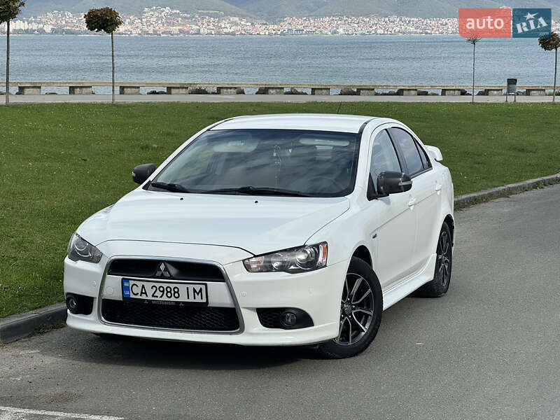Седан Mitsubishi Lancer 2015 в Одесі