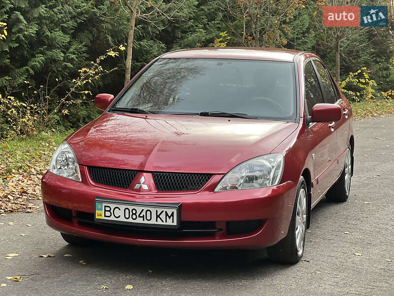 Седан Mitsubishi Lancer 2009 в  фото Седан Mitsubishi Lancer 2009 в