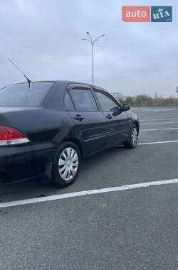 Седан Mitsubishi Lancer 2008 в  фото 3 Седан Mitsubishi Lancer 2008 в