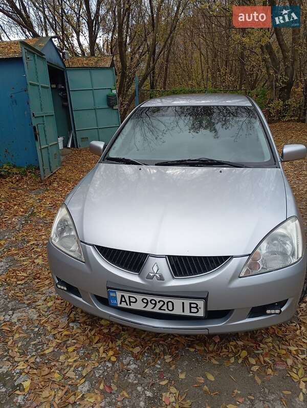 Універсал Mitsubishi Lancer 2004 в  фото Універсал Mitsubishi Lancer 2004 в