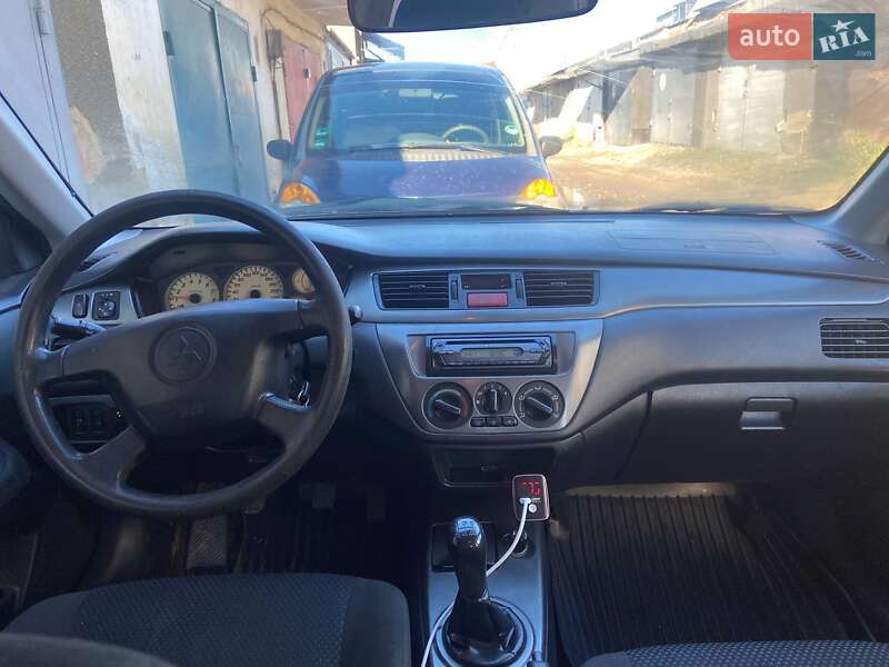 Седан Mitsubishi Lancer 2005 в Черновцах фото 9 Седан Mitsubishi Lancer 2005 в Черновцах