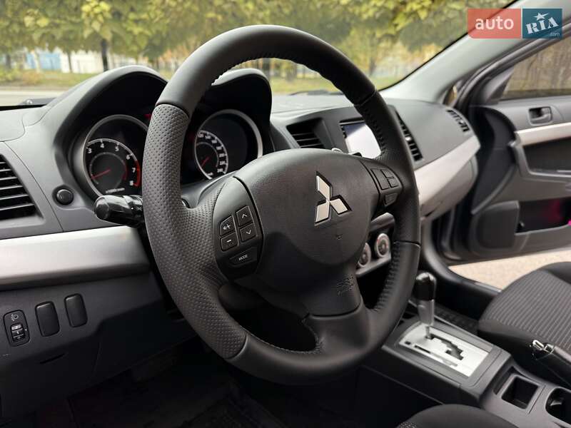 Седан Mitsubishi Lancer 2008 в Днепре