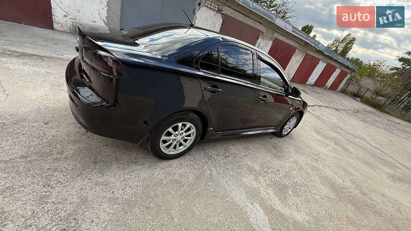 Седан Mitsubishi Lancer 2013 в Днепре