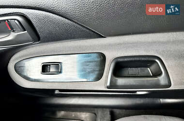 Седан Mitsubishi Lancer 2005 в  фото 14 Седан Mitsubishi Lancer 2005 в