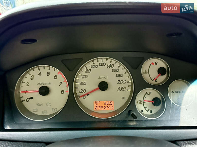 Седан Mitsubishi Lancer 2005 в Кременчуге фото 17 Седан Mitsubishi Lancer 2005 в Кременчуге