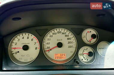 Седан Mitsubishi Lancer 2005 в  фото 17 Седан Mitsubishi Lancer 2005 в