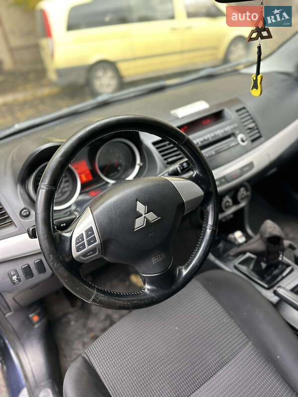 Седан Mitsubishi Lancer 2008 в Южноукраинске