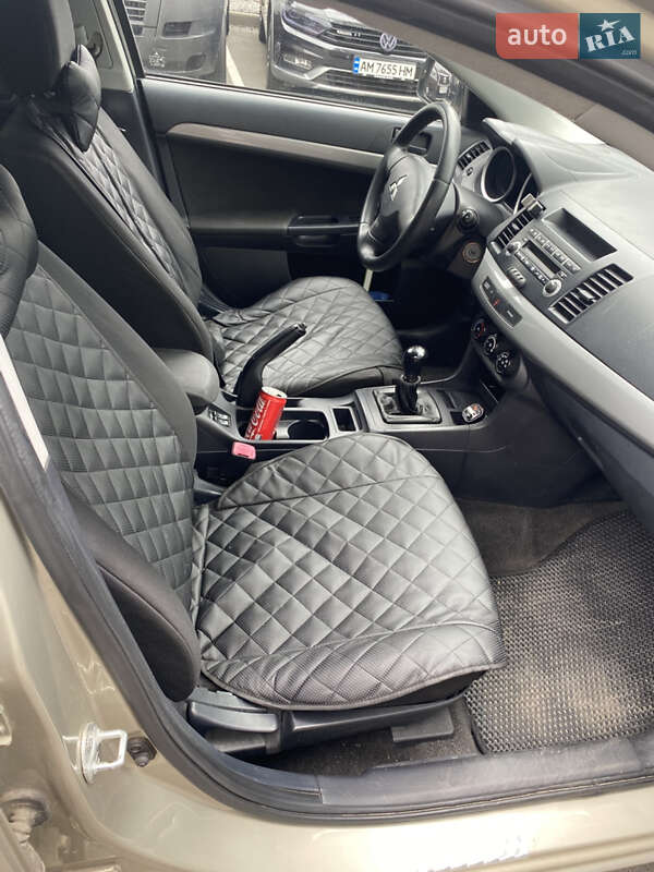 Седан Mitsubishi Lancer 2007 в Киеве фото 5 Седан Mitsubishi Lancer 2007 в Киеве