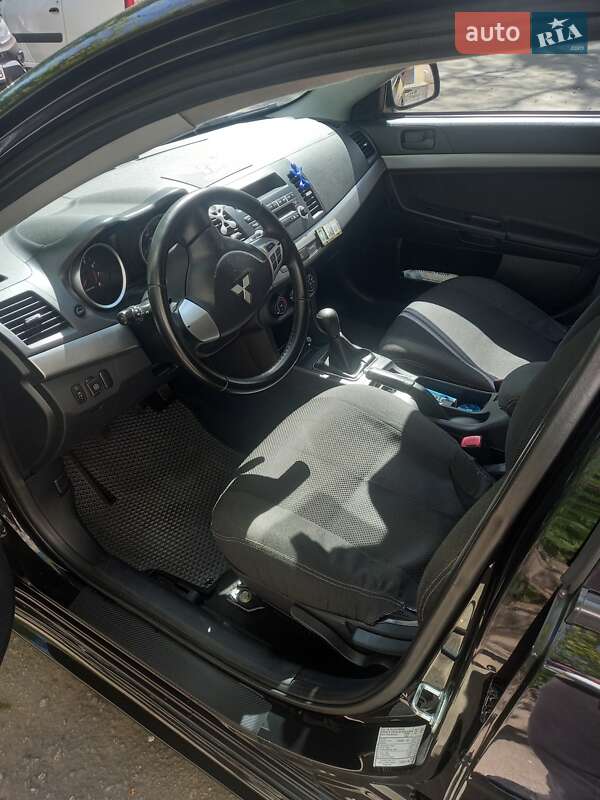 Седан Mitsubishi Lancer 2011 в Кропивницком