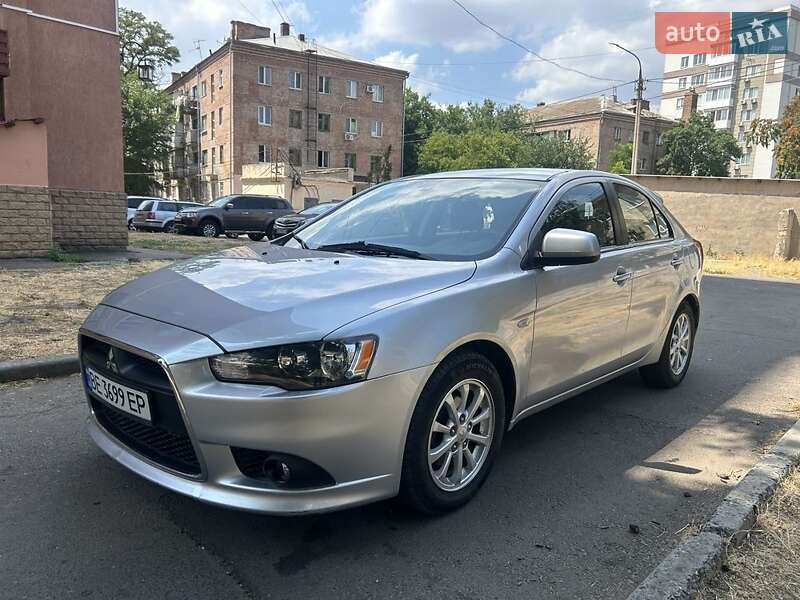 Хэтчбек Mitsubishi Lancer 2011 в Николаеве фото Хэтчбек Mitsubishi Lancer 2011 в Николаеве