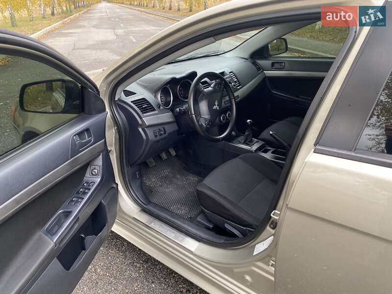 Седан Mitsubishi Lancer 2008 в Запорожье