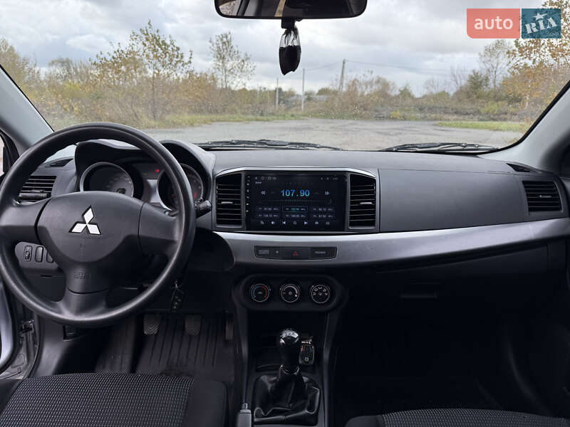 Седан Mitsubishi Lancer 2007 в Дымере