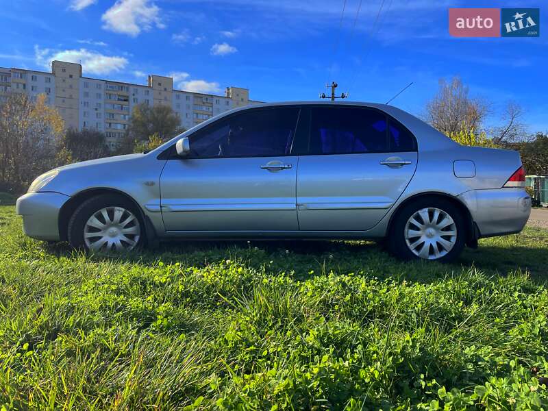 Седан Mitsubishi Lancer 2008 в Киеве