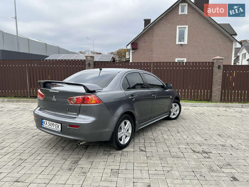Седан Mitsubishi Lancer 2009 в Черкассах