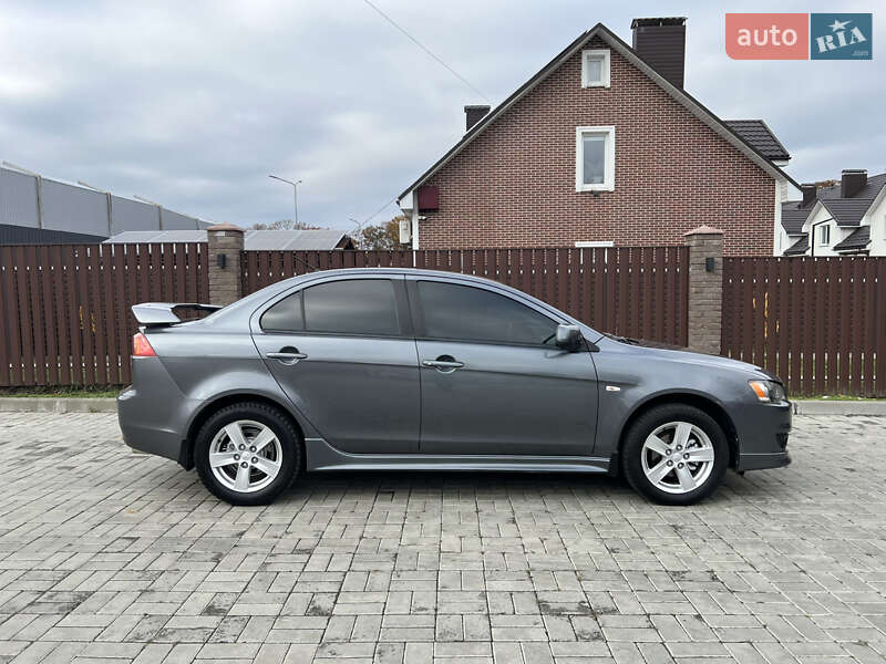 Седан Mitsubishi Lancer 2009 в Черкассах