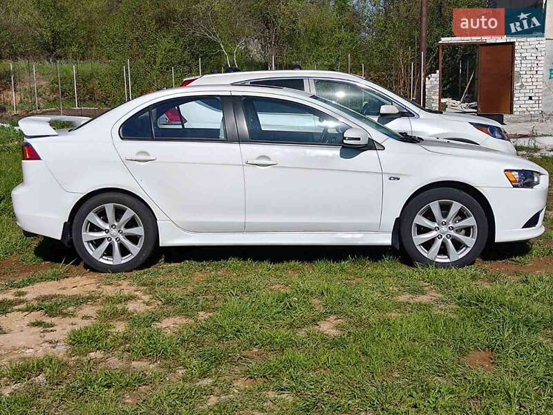 Седан Mitsubishi Lancer 2015 в Запоріжжі