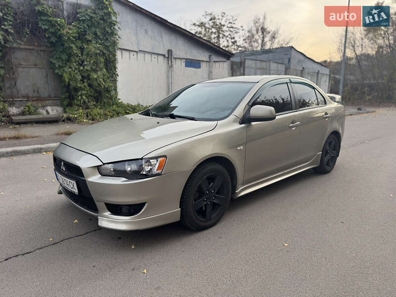 Седан Mitsubishi Lancer 2007 в Киеве