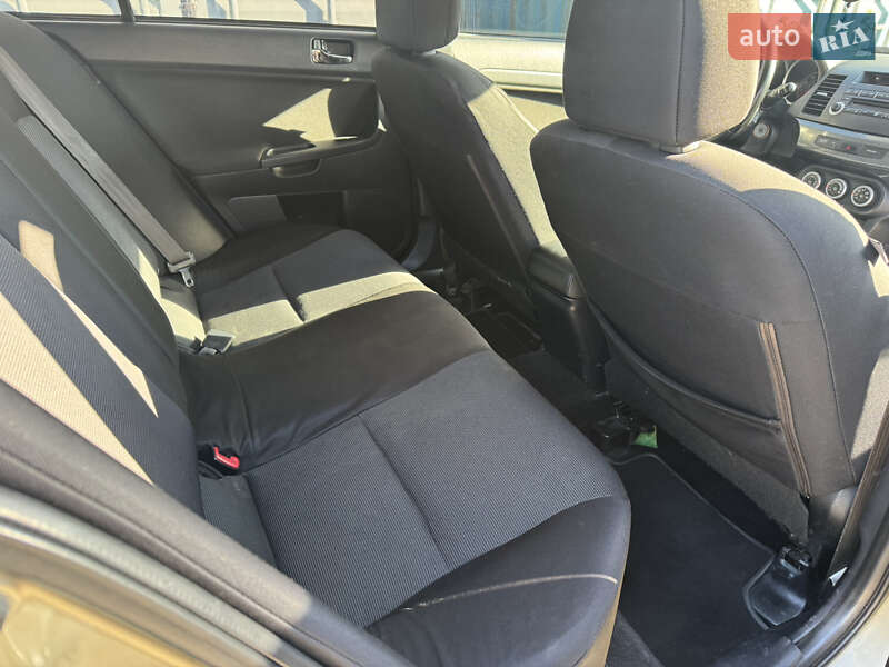 Седан Mitsubishi Lancer 2007 в Киеве