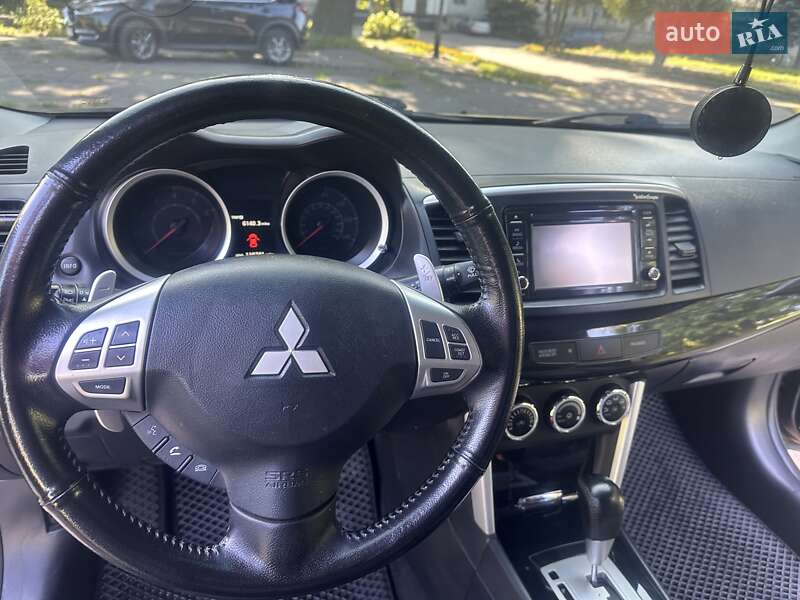 Седан Mitsubishi Lancer 2016 в Конотопе