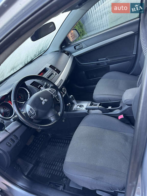 Седан Mitsubishi Lancer 2008 в Ужгороде