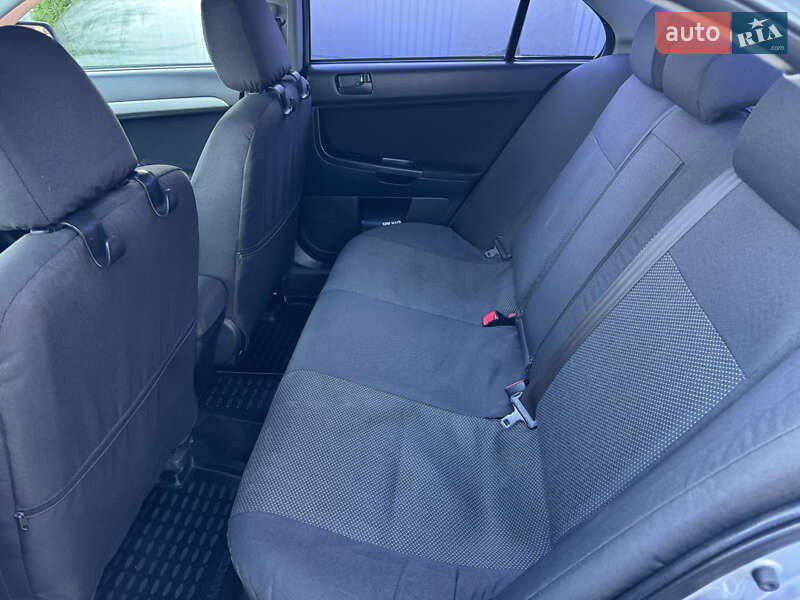 Седан Mitsubishi Lancer 2008 в Ужгороде