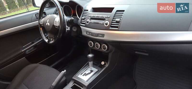 Хетчбек Mitsubishi Lancer 2009 в Городку