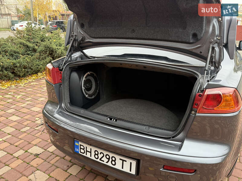 Седан Mitsubishi Lancer 2008 в Одессе