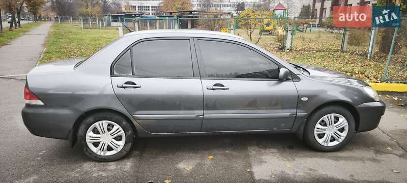 Седан Mitsubishi Lancer 2006 в Киеве