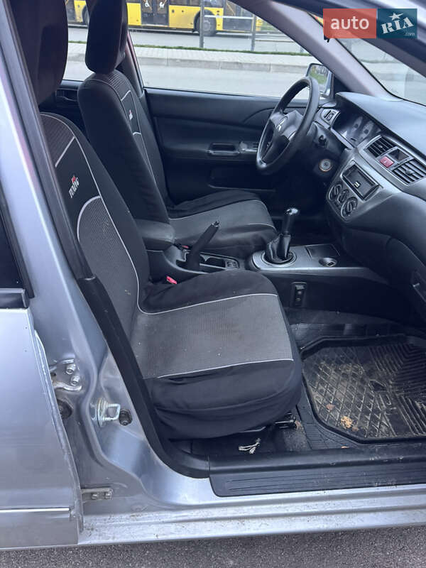 Седан Mitsubishi Lancer 2008 в Киеве